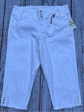 Style & Co. White Ankle Capri Jeans with Button Hem